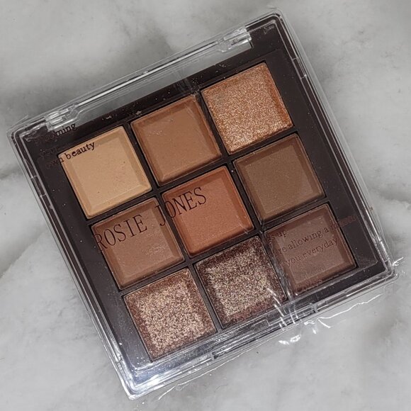 🎈 9 Color | Rustic Radiance | Eyeshadow Palette - Picture 1 of 4